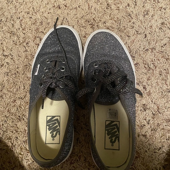 Vans - Picture 5 of 5